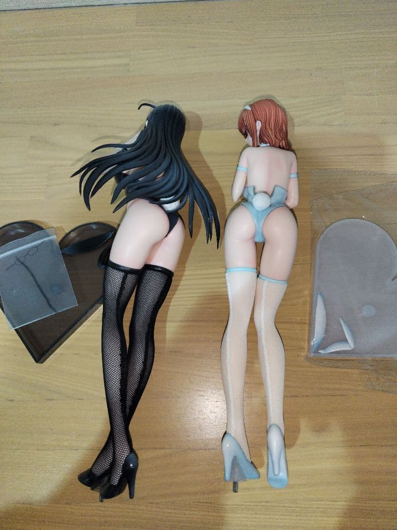 アニメキャラクター フィギュア 2体セット　白バニー　黒バニー