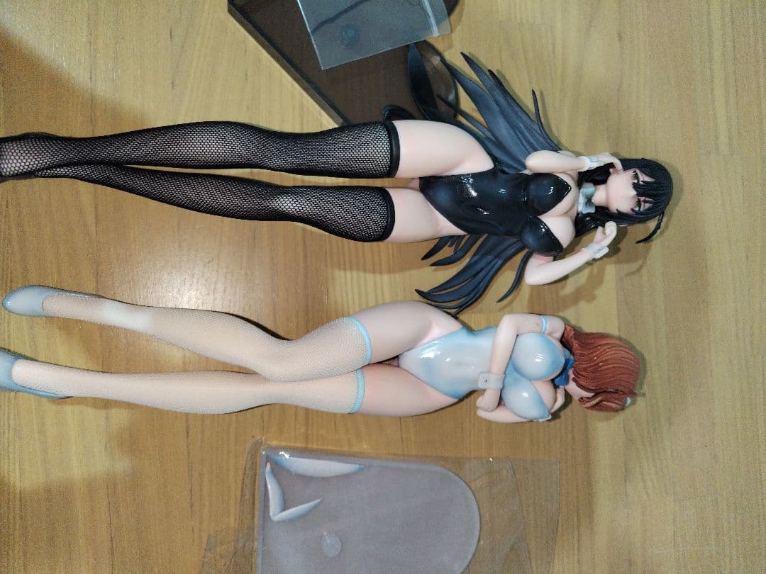 アニメキャラクター フィギュア 2体セット　白バニー　黒バニー