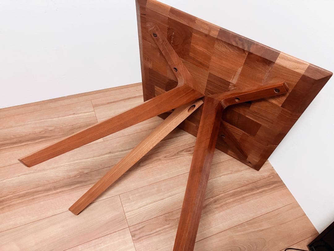 旭川家具匠工芸 人が集まる寄木カフェテーブル W70cm D74cm H67cm