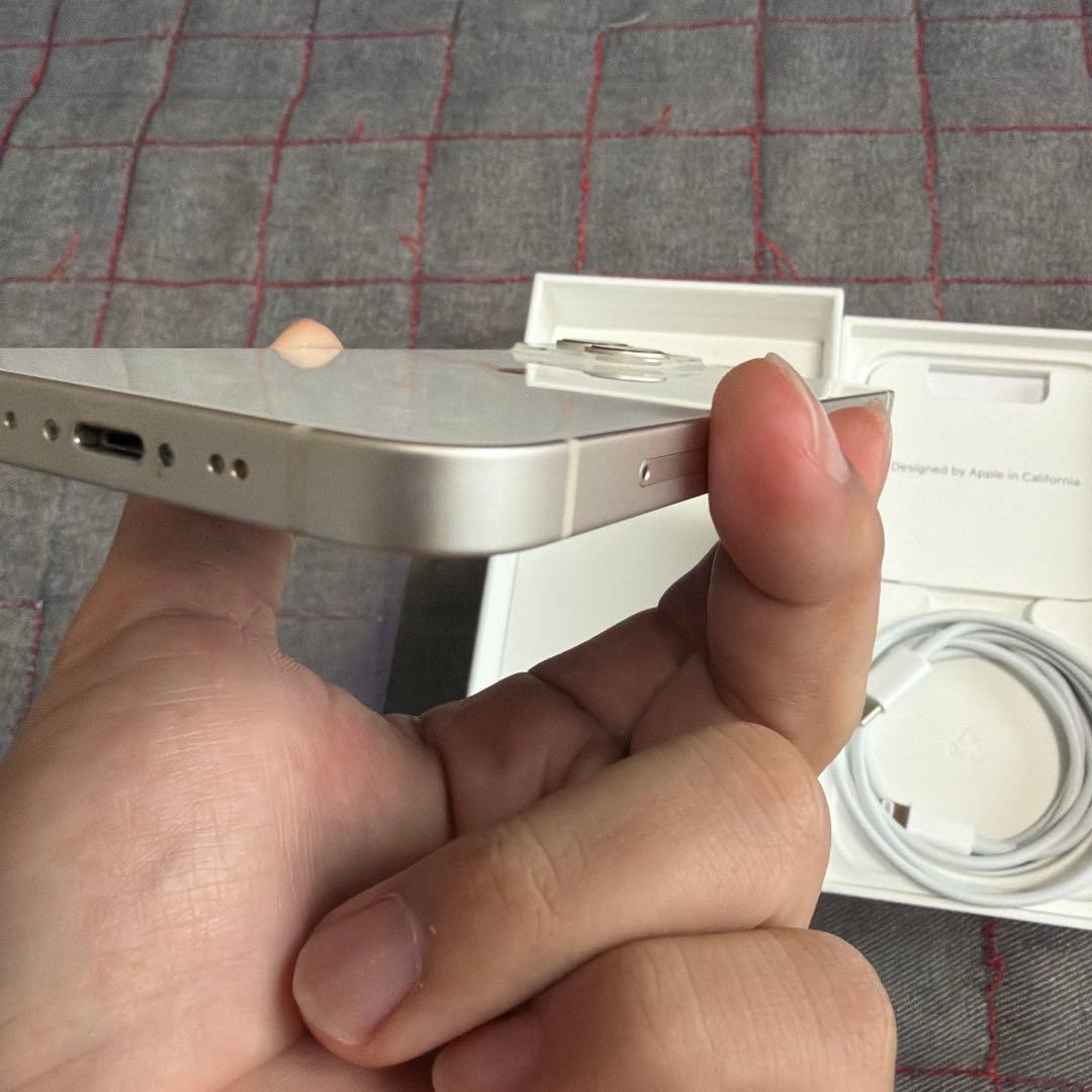 ぐっさん iPhone13mini スターライト au 初期化済み