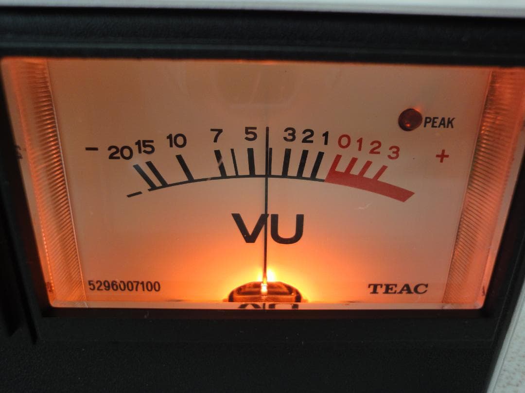 自作ステレオVUメーター204号機(TEACピーク表示機能LED付)