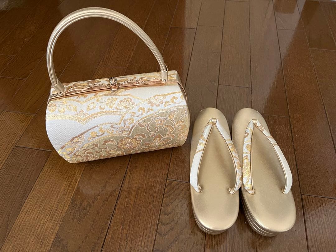 さらに値下げしました 和装用バッグと草履のセット ゴールド