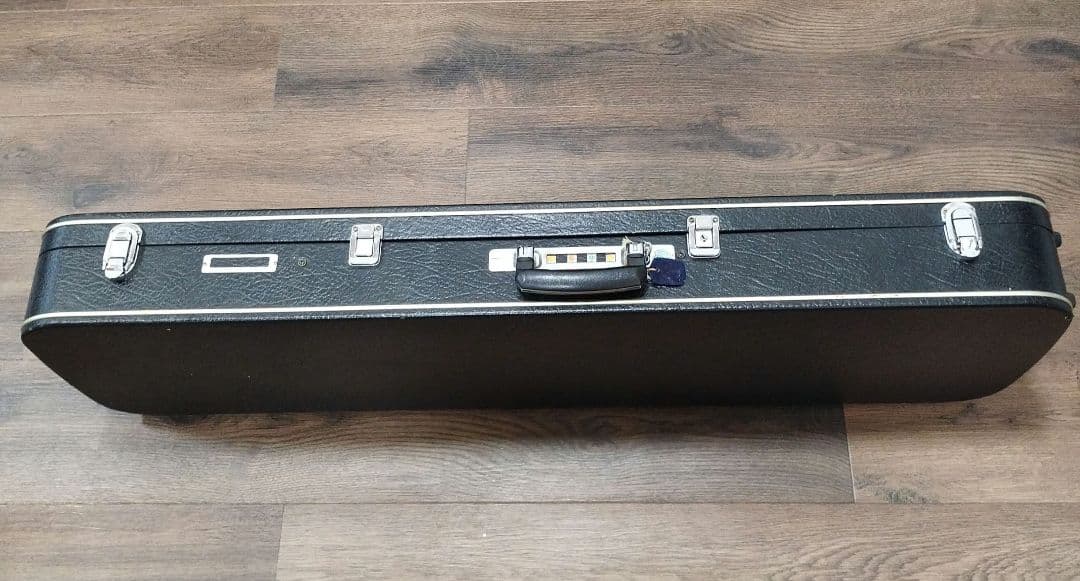 お値下げしました！津軽三味線 本体　ハードケース付き ♪