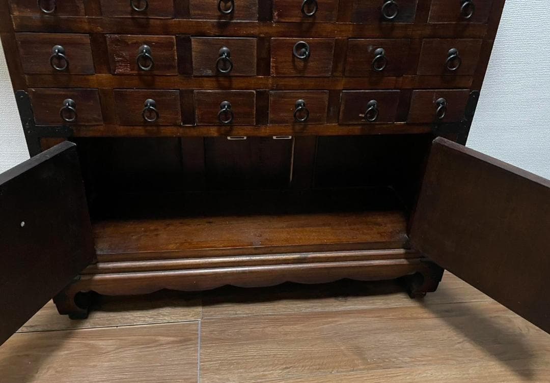 ：*）様 時代 李朝 真鍮金具 42杯 抽斗 薬箪笥 ヤクジャン 飾り棚 朝鮮棚