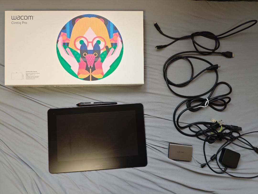 Wacom Cintiq Pro 13 DTH-1320　ワコム　液タブ