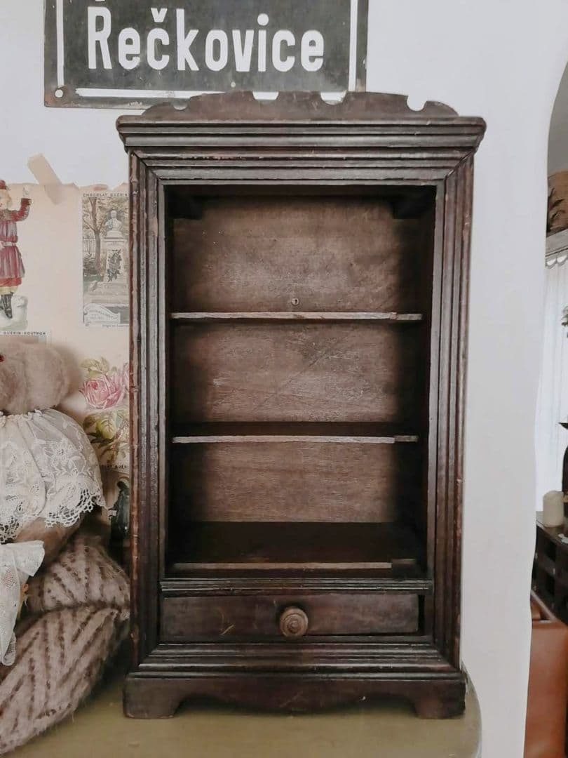 値下げ中　フランス　アンティーク　ドール　キャビネット　カップボード