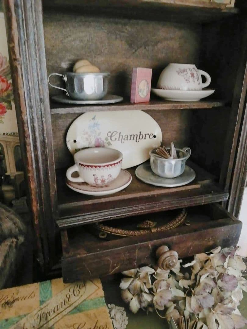 値下げ中　フランス　アンティーク　ドール　キャビネット　カップボード