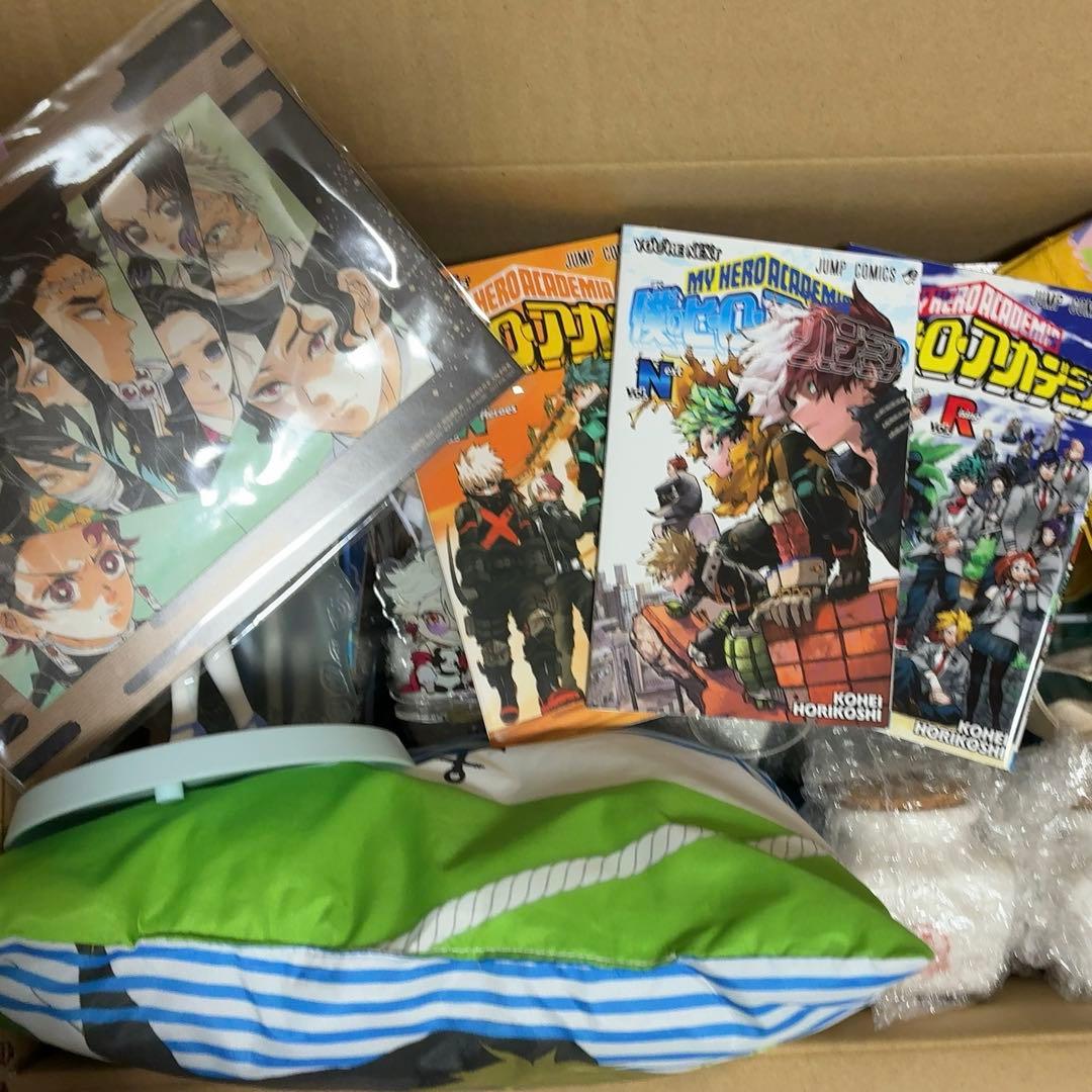 アニメ　ノンジャンル　大量　まとめ売り　缶バッジ　クリアファイル　一番くじ　紙類