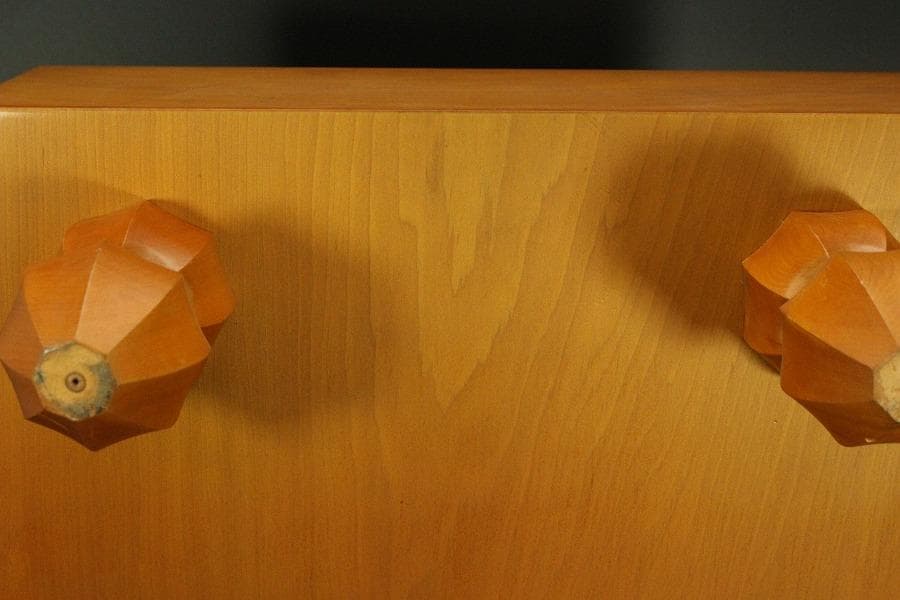 囲碁 碁盤 本榧 良木目 足付 総高26.8cm 厚み15cm 良品(A267)