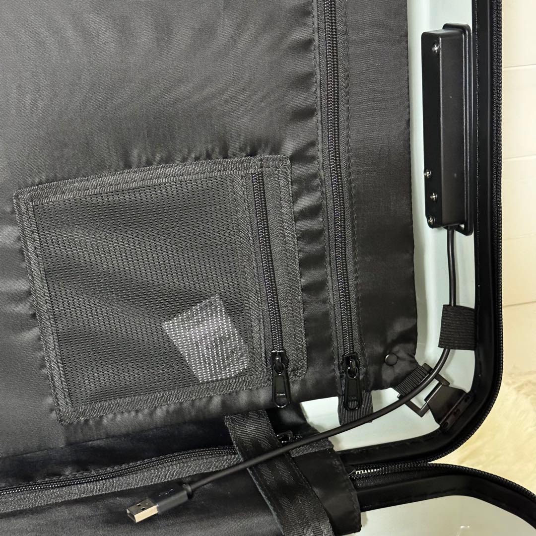 新品未使用✨PHOENX TELA40 キャリーケース　４輪　ホワイト　ビジネス