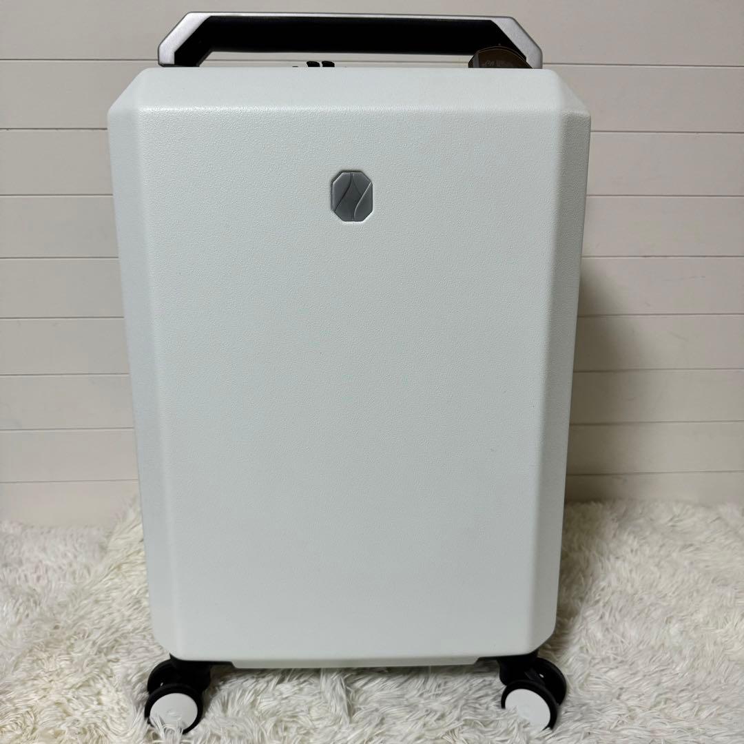 新品未使用✨PHOENX TELA40 キャリーケース　４輪　ホワイト　ビジネス