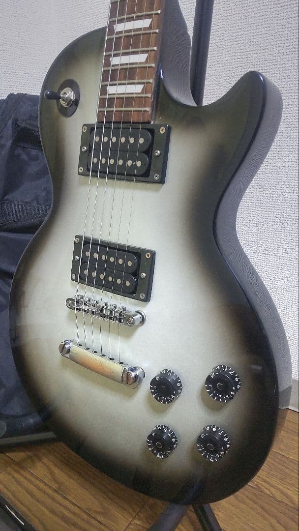 チューナー付き!!レスポールタイプ♪