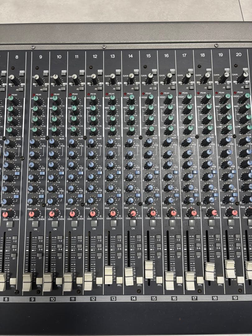【送料無料】YAMAHA ミキシングコンソール GF24/12 アナログミキサー