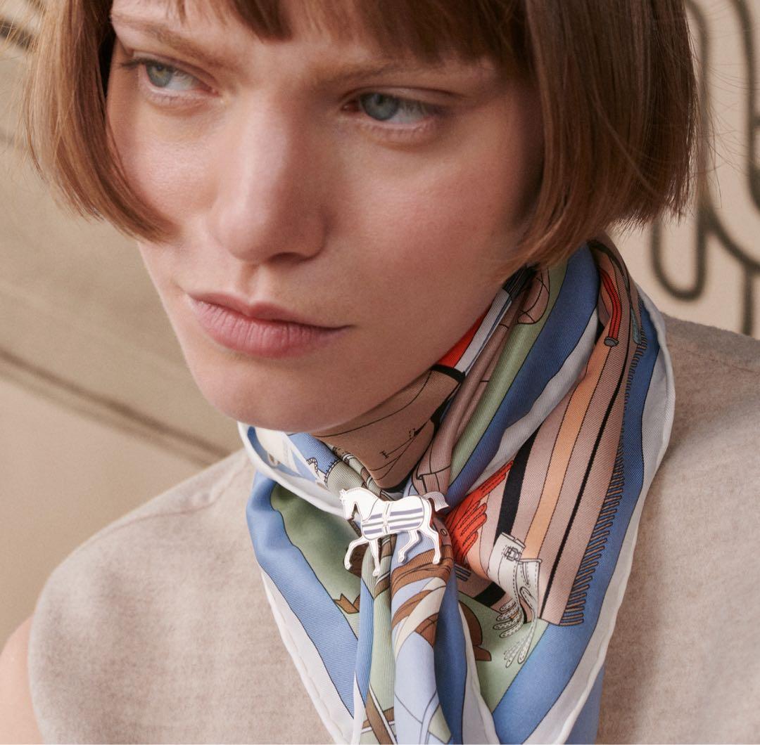 値下げ！新品未使用　エルメス　スカーフリング 《馬着を着た馬》　2025新作