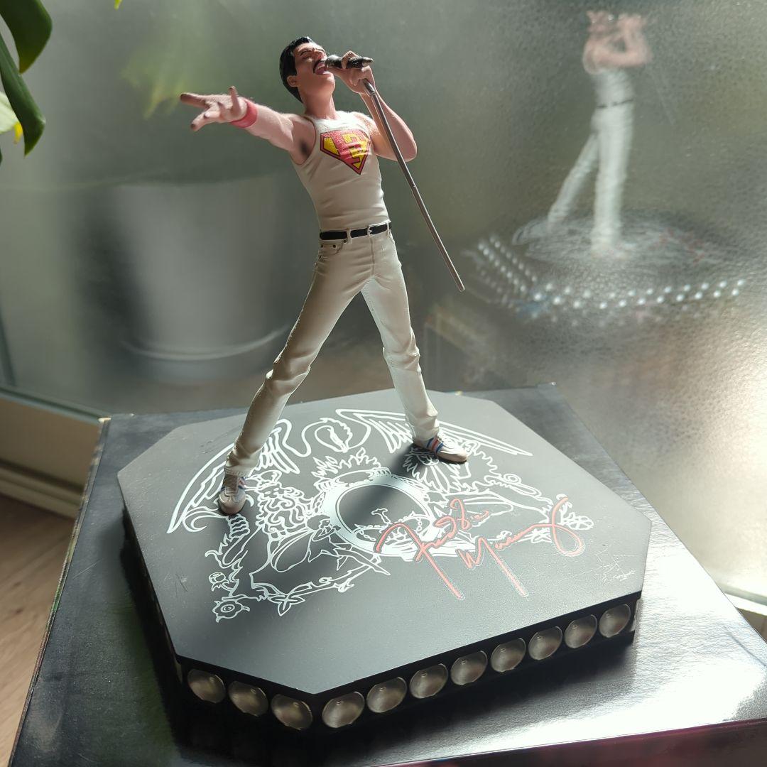 【値下げしました】Queen フレディ・マーキュリーフィギュア