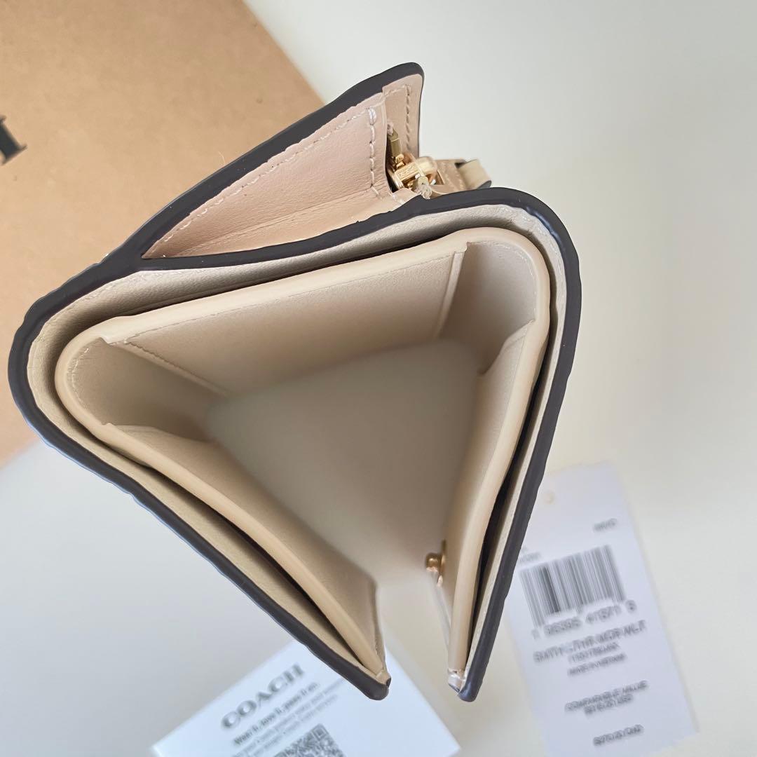 COACH コーチ　折り財布　クロコダイル エンボスド レザー　アイボリー