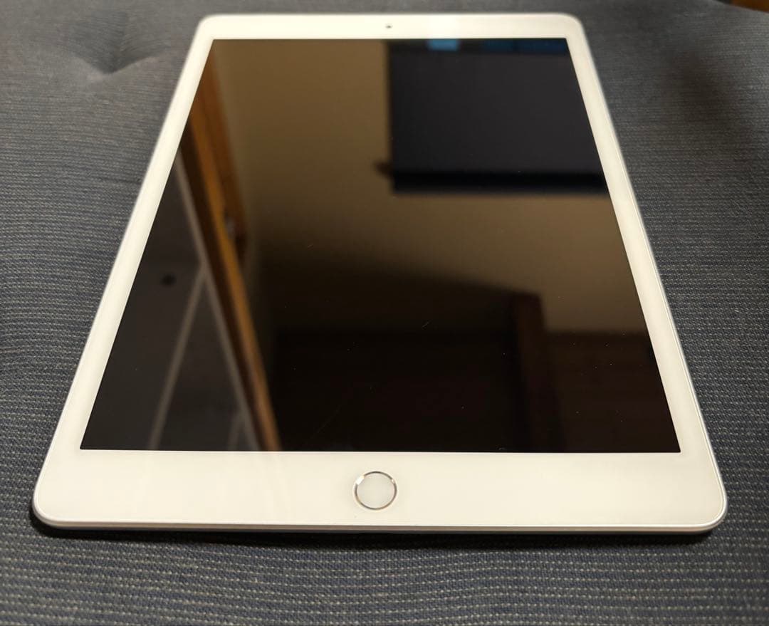 Apple iPad 第8世代 32GB WIFIモデル シルバー 本体