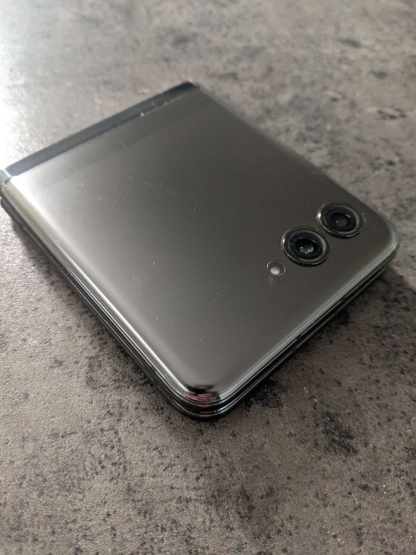 フィルム交換済■motorola razr 40 ultra■本体のみ