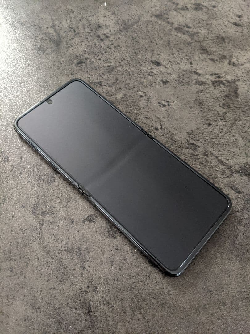 フィルム交換済■motorola razr 40 ultra■本体のみ