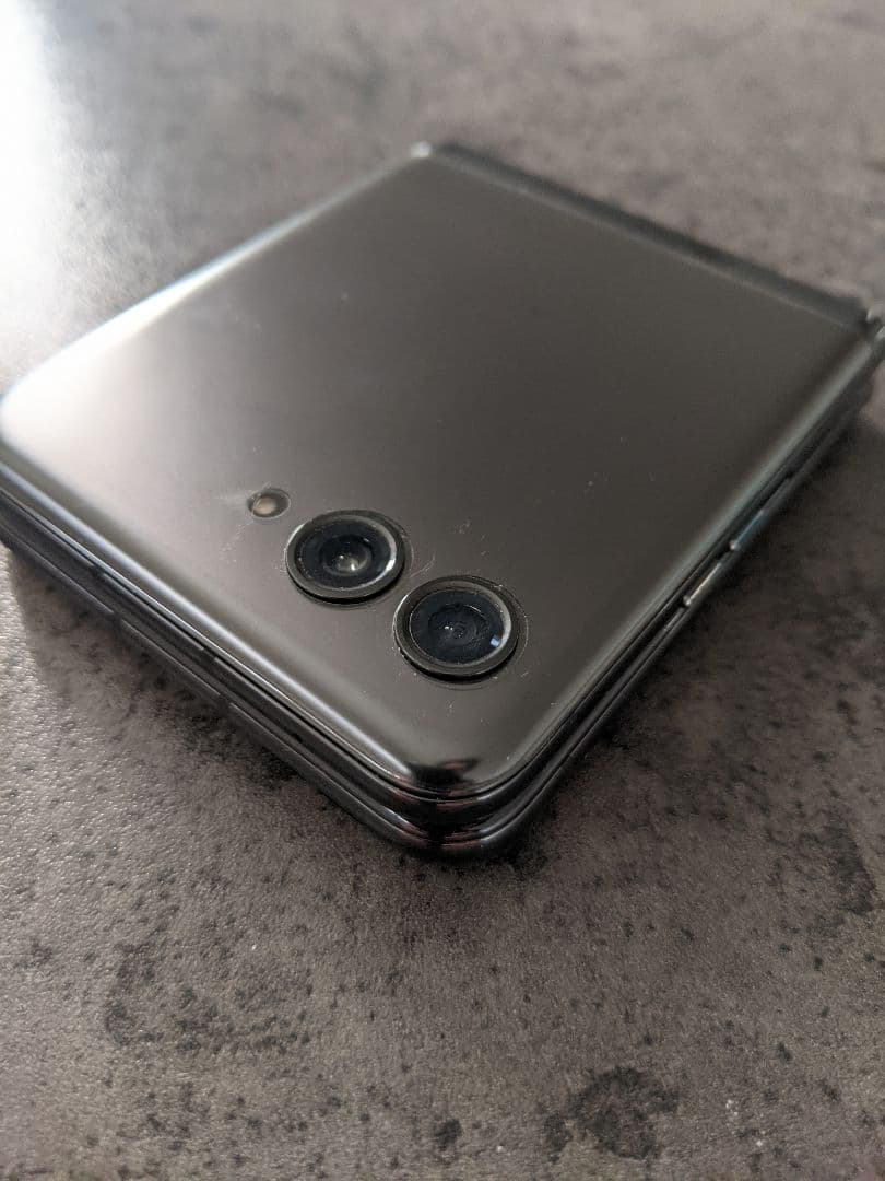 フィルム交換済■motorola razr 40 ultra■本体のみ