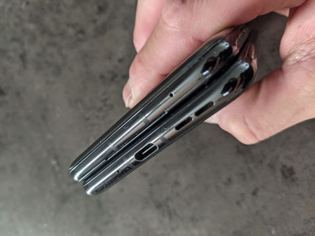 フィルム交換済■motorola razr 40 ultra■本体のみ