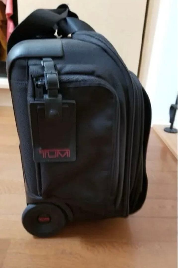 キャスター付き ブラック ビジネスバッグ