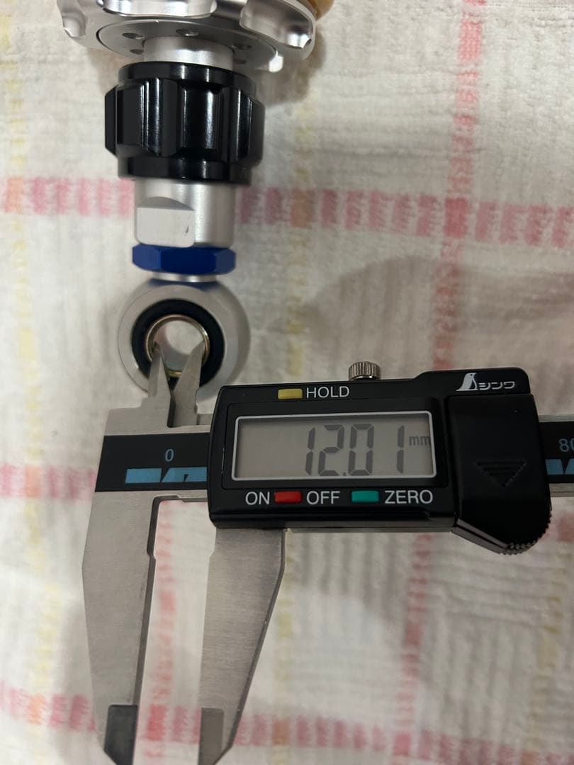 オーリンズ風リアサスペンション