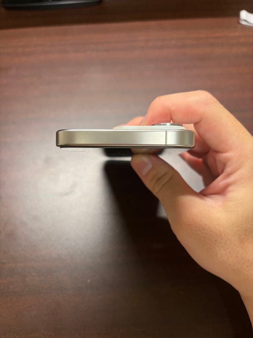 iPhone 15Pro 256GB ホワイトチタニウム simフリー