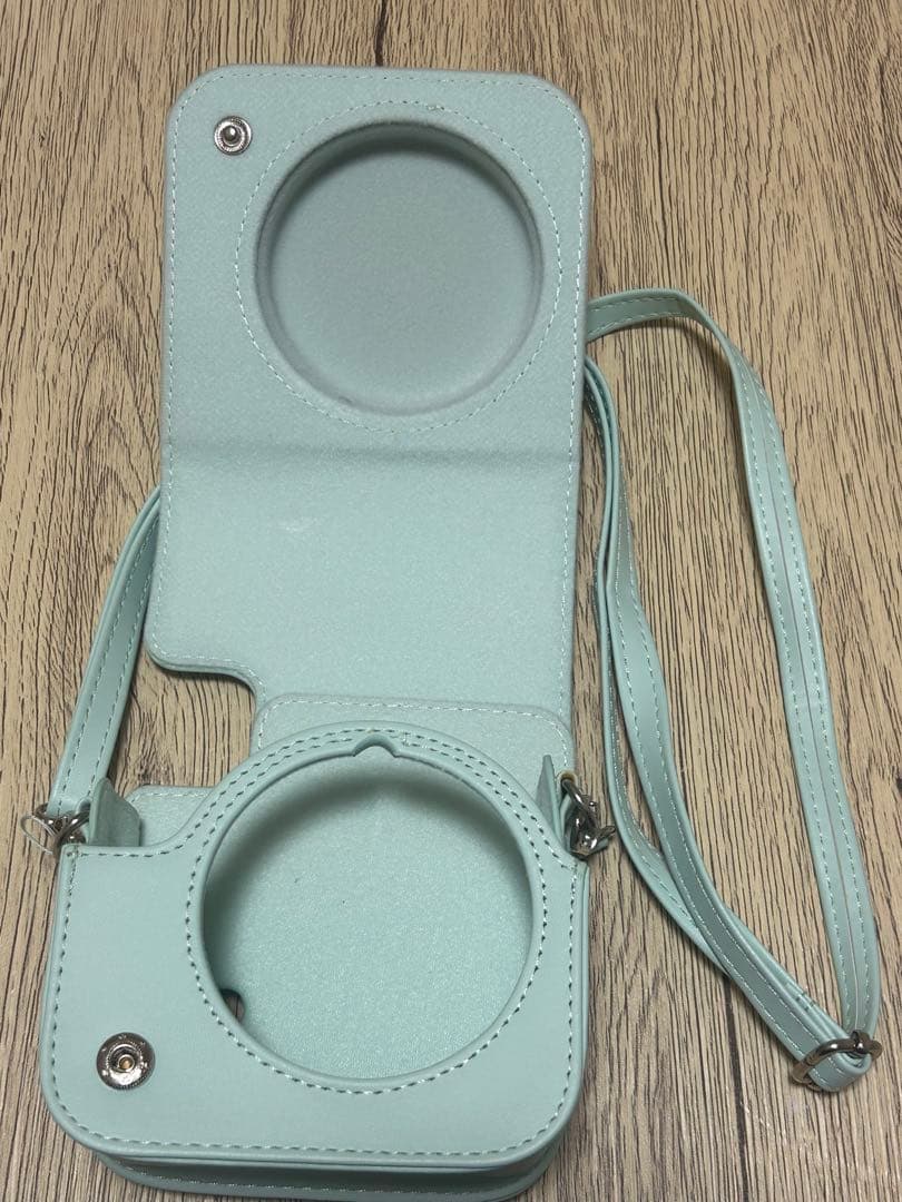 instax mini 12 ミントグリーン 専用ケース付き