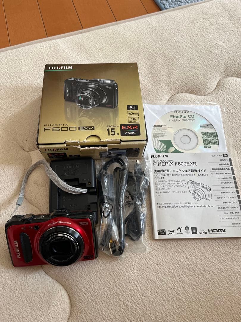 デジタルカメラ FUJIFILM FINEPIX F600EXR 15MP
