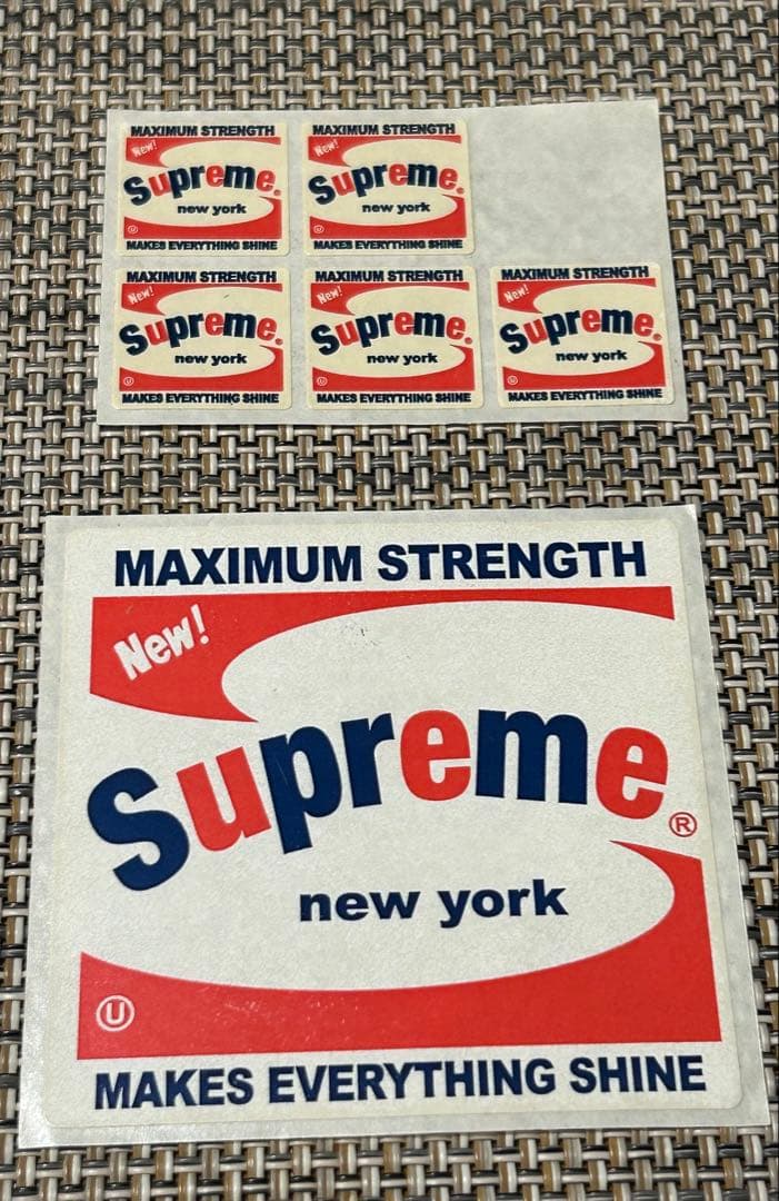 Supreme ステッカー　ブリロ