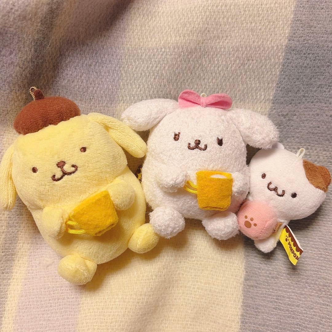 ポムポムプリンカフェ　マスコット　マカロン　マフィン