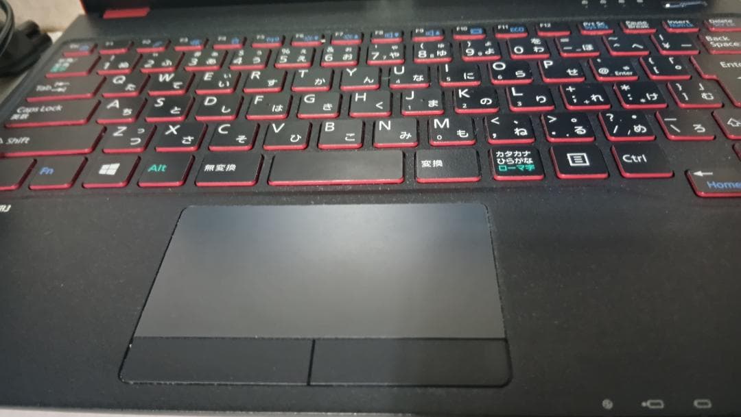 Fujitsu Lifebook uh75/b3 8世代i7
