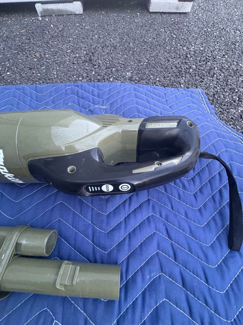 マキタ makita サイクロン一体式ハンディクリーナー オリーブ 18V