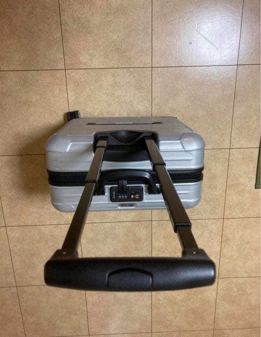 RIMOWA SALSA Business リモワ サルサ ビジネス ４輪 機内