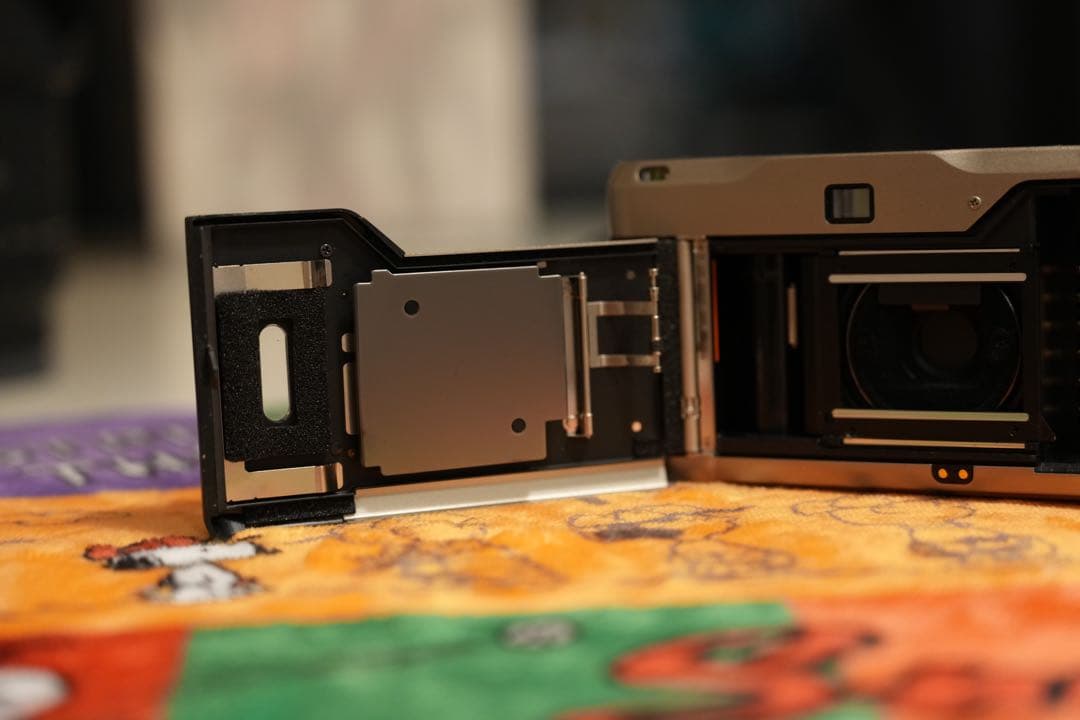 美品　CONTAX T2 コンパクトフィルムカメラ