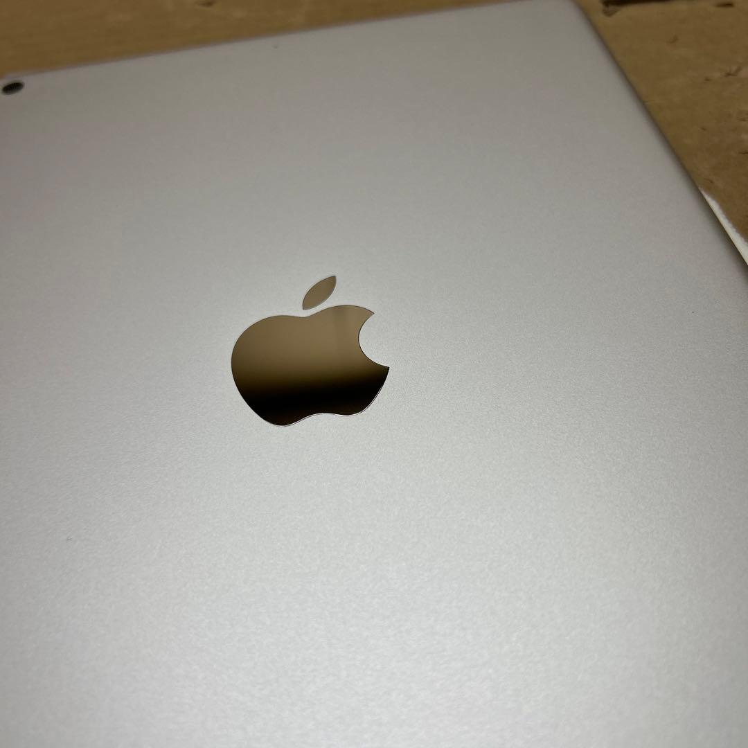 専用　Apple iPad (第8世代) 32GB シルバー