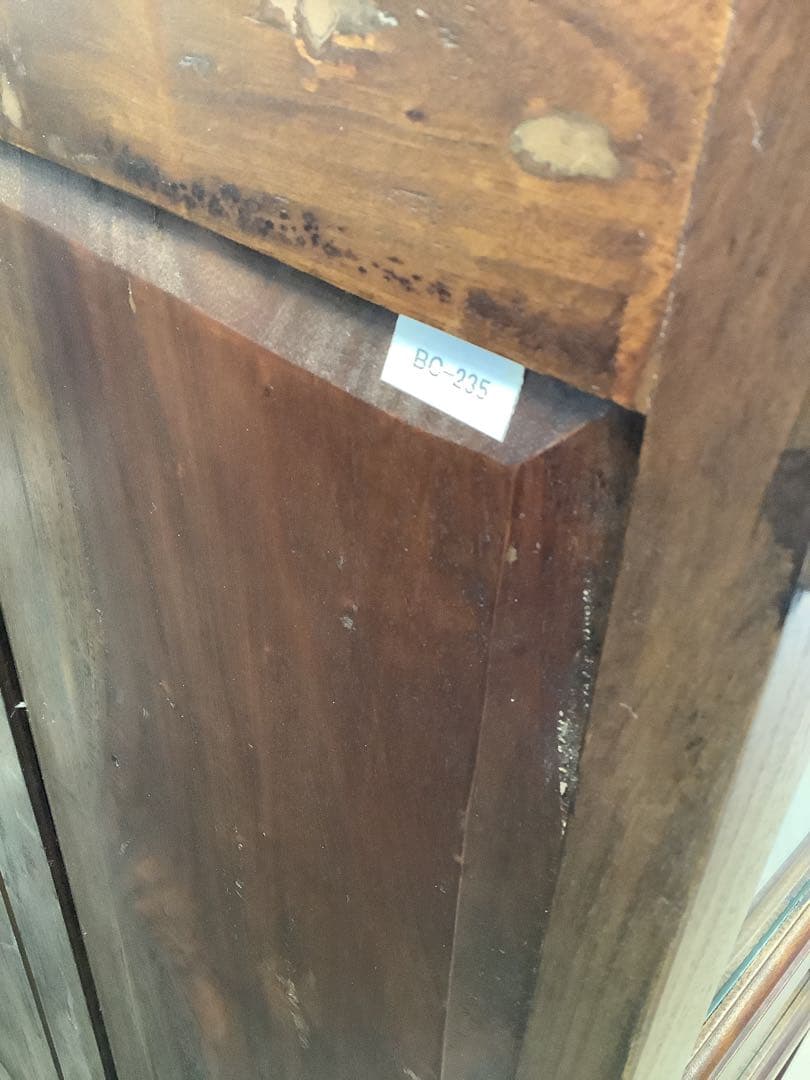 ビーカンパニー 家具　無垢材 アンティークダークブラウン キャビネット　鍵付き