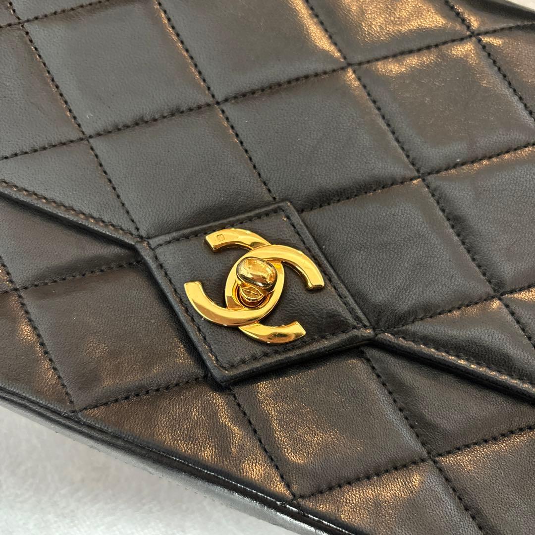シャネル　マトラッセ　ラムスキン　ヴィンテージ　ブラック　黒　フラップバッグ