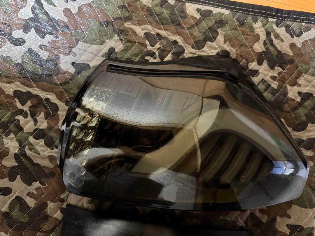 40系 プリウスα ヴァレンティ テールランプ ライトスモーク