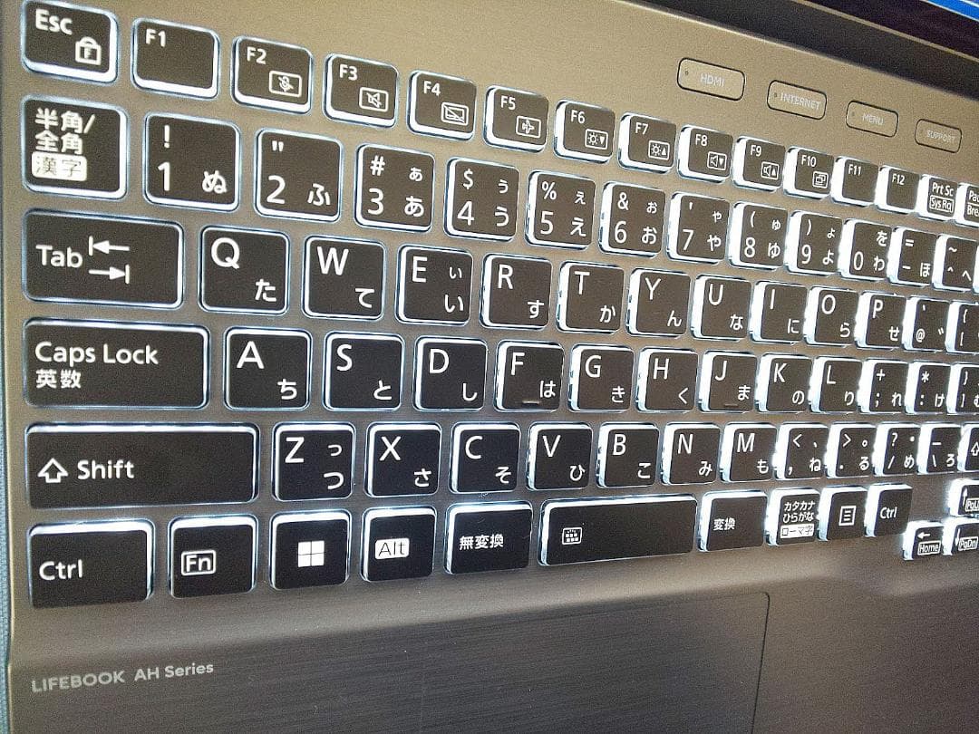 富士通 AH54/H2 Core i7-1260P /1TB/16GB/B.R