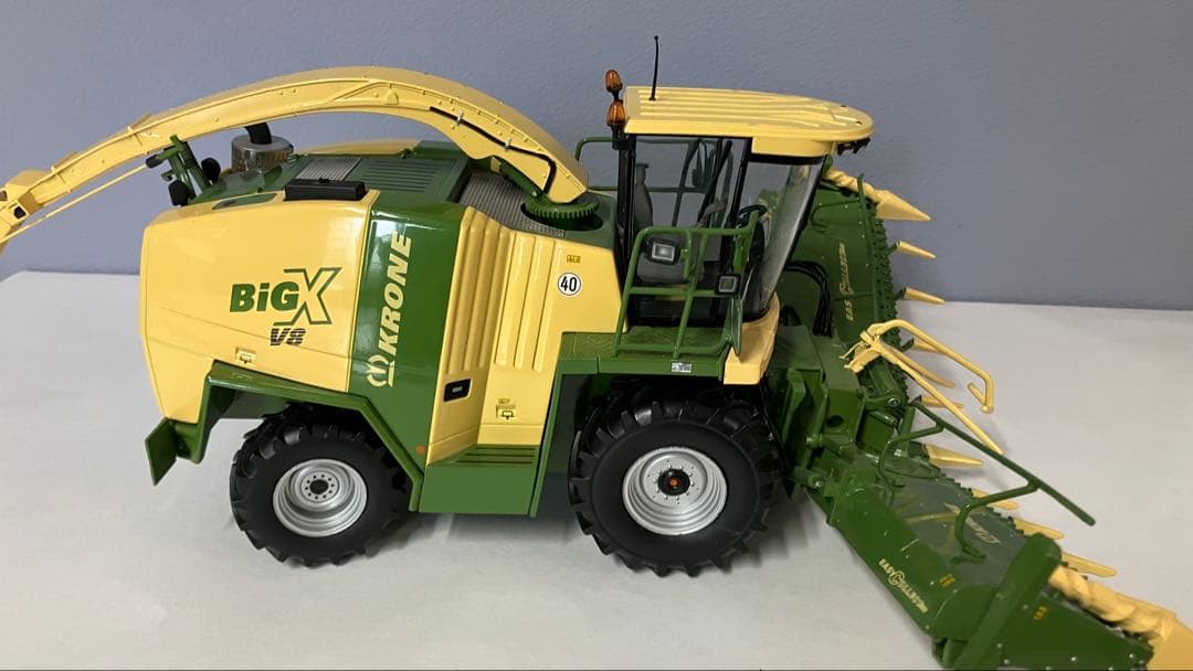 希少！ユニバーサルホビーKRONE BIG X V8トラクター1/32 クローネ