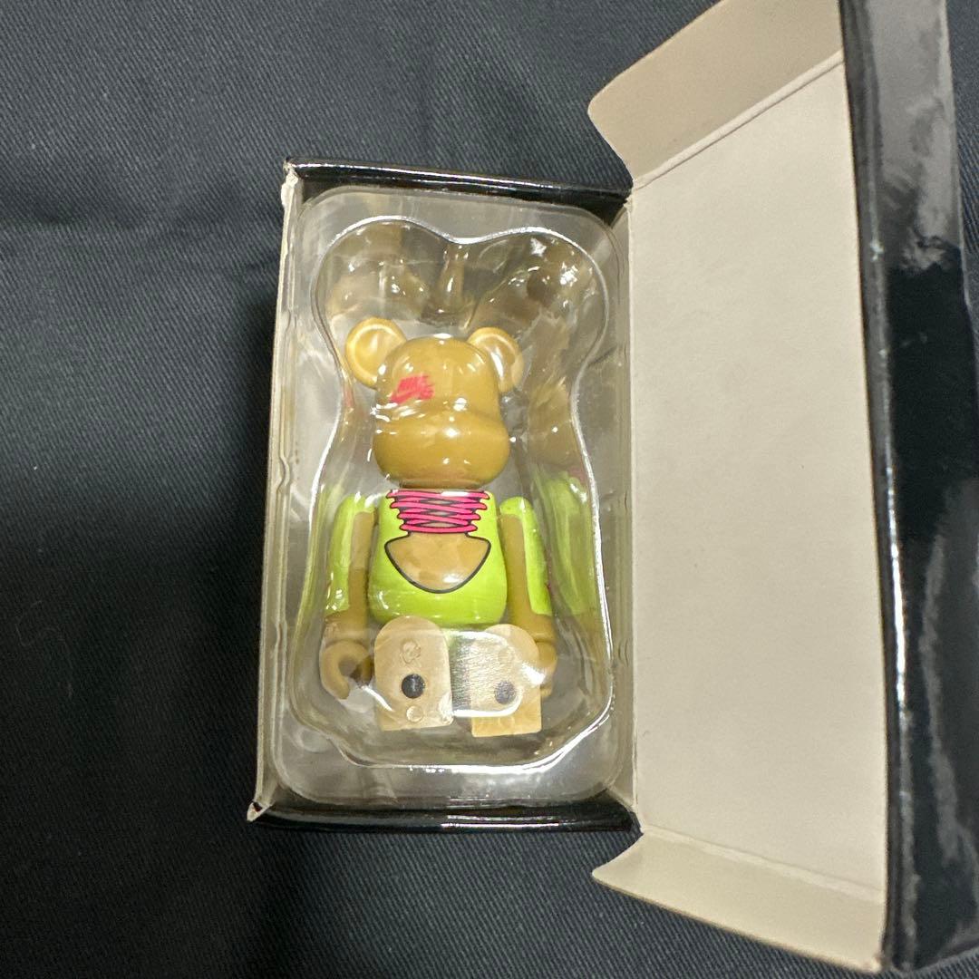 コレクション 100%BE@RBRICK NIKE SB