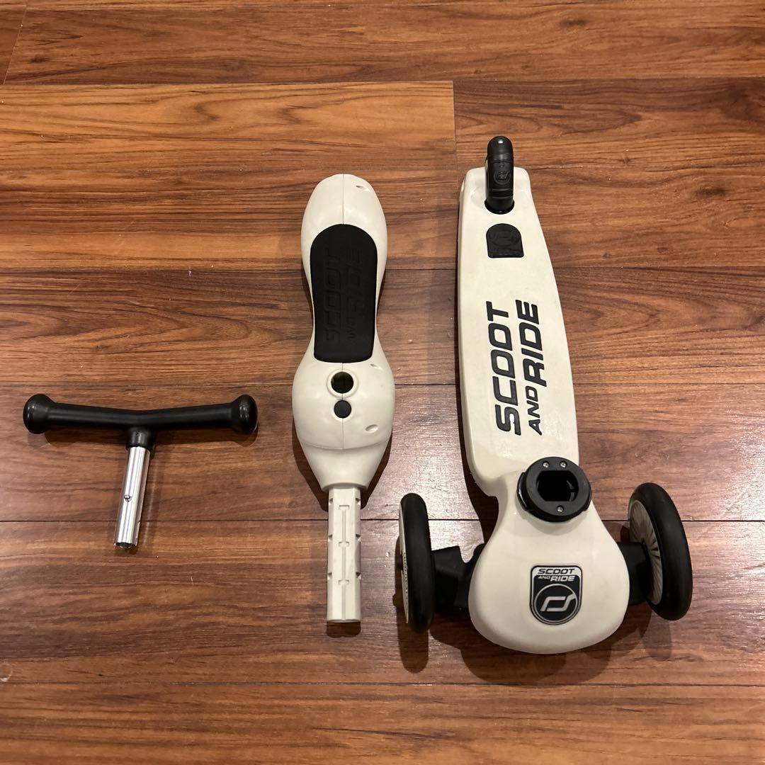 SCOOT AND RIDE スケーター ホワイト