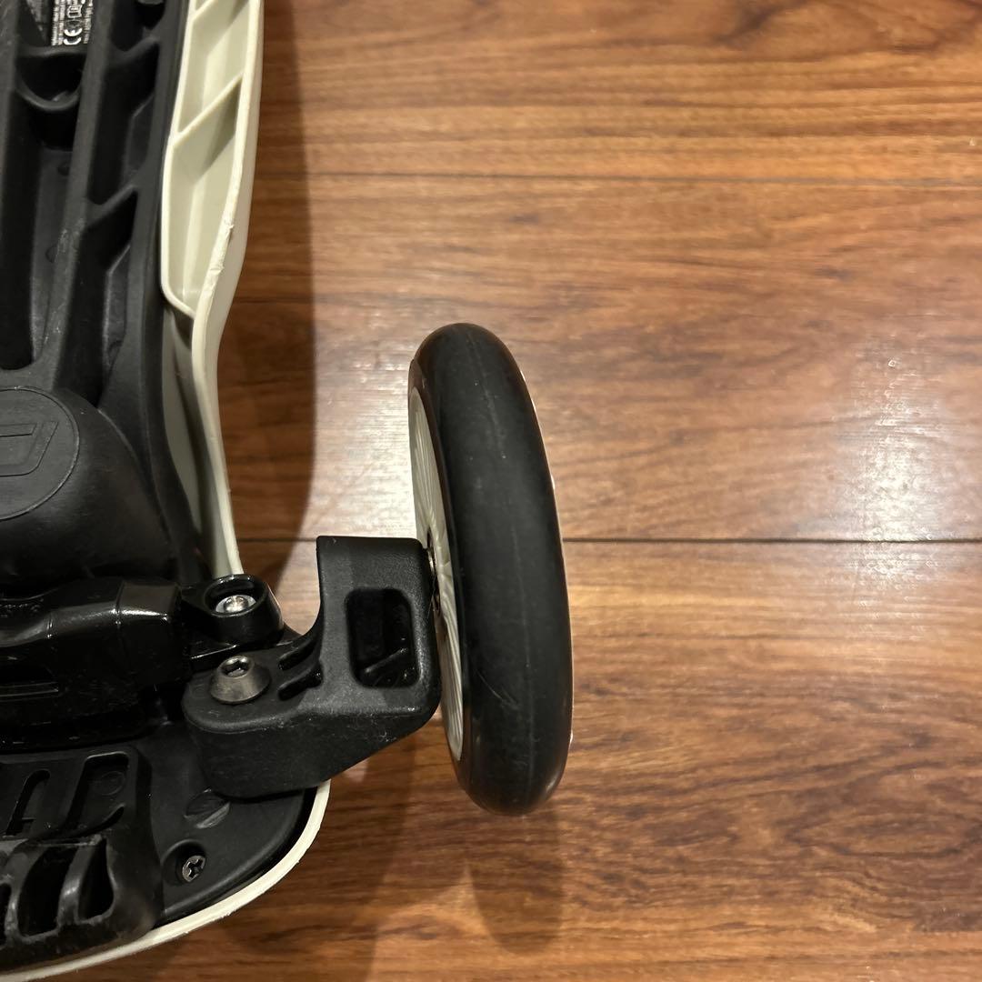 SCOOT AND RIDE スケーター ホワイト