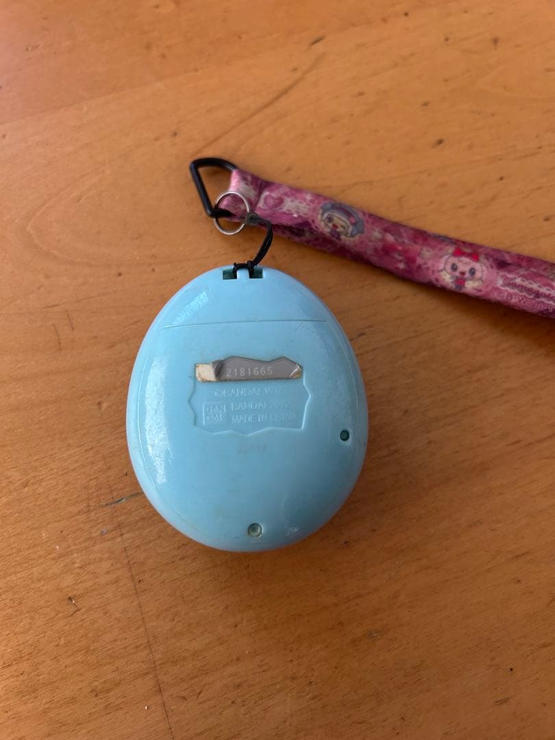 たまごっち P's ブルー たまデコピアス ラブメロver. ストラップ付