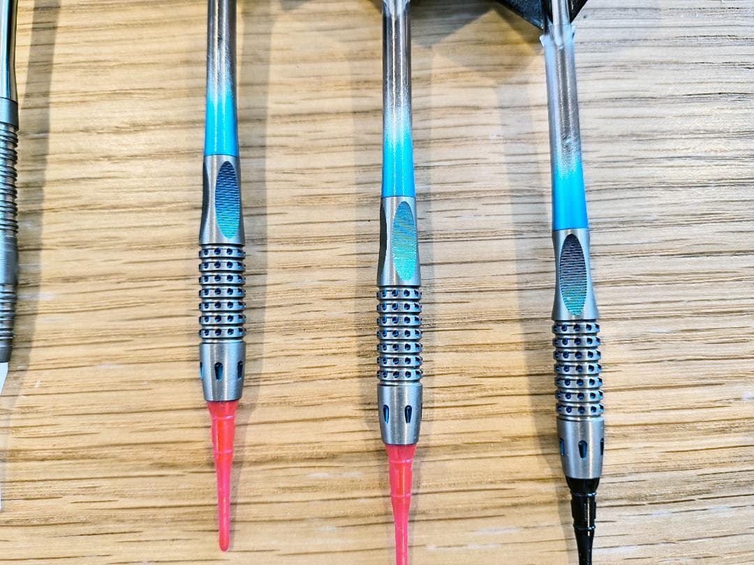 【比較的美品・2セット】ダーツ・ケース付き