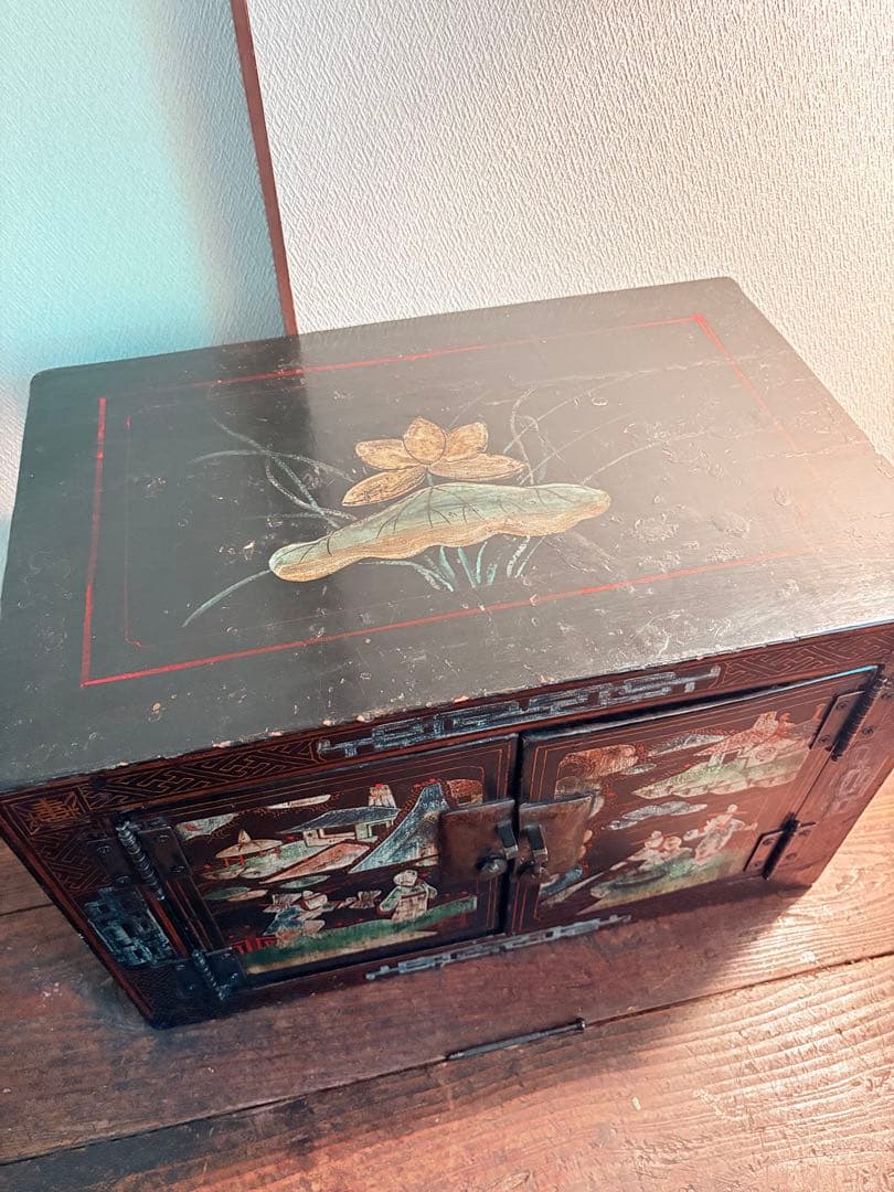 珍品 中国 黒漆塗り箪笥 李朝家具 モリジャン 文甲欌 韓国 キャビネット