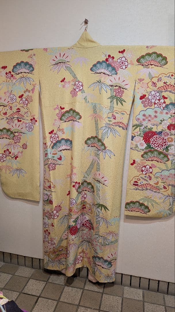 【美品】振袖 花柄 黄色•古典柄 Lサイズ