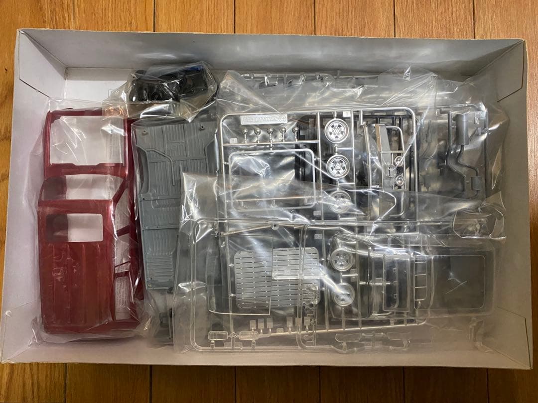 タミヤ　Toyota ランドクルーザー 80 スポーツオプション